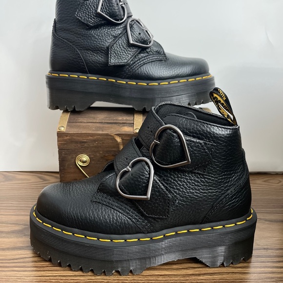 Dr. Martens Women's Devon Heart Leather Platform Boots Black Size 5 - Picture 2 of 12